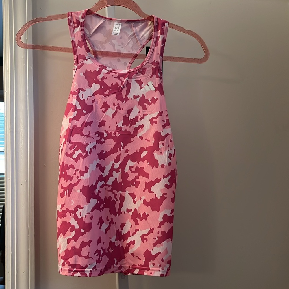 ADDIDAS PINK CAMO RACER BACK TANK TOP. NWT. SIZE XS